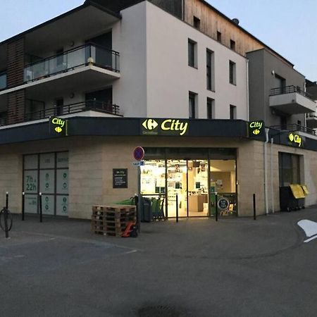 Logement A Brive Avec Terrasse Et Climatisation - Pres De La Gare Et Du Centre-Ville - Wifi Et Stationnement Gratuit エクステリア 写真