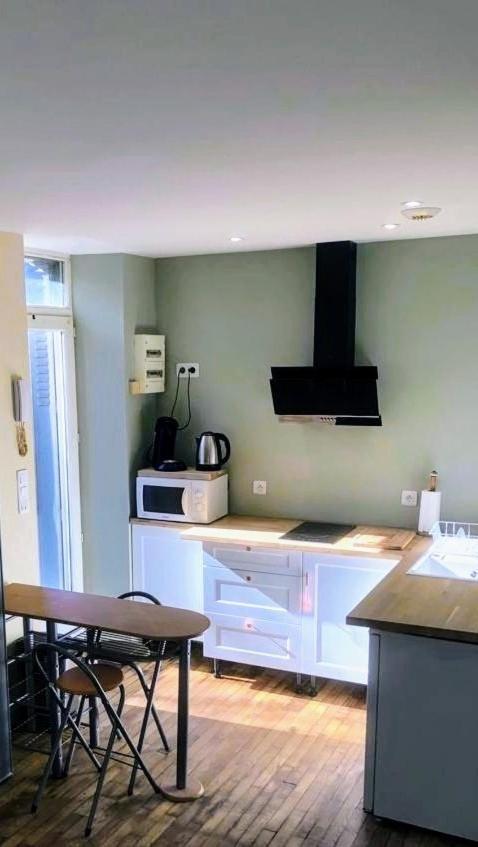 Logement A Brive Avec Terrasse Et Climatisation - Pres De La Gare Et Du Centre-Ville - Wifi Et Stationnement Gratuit エクステリア 写真