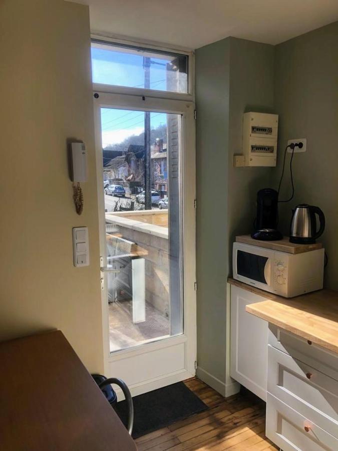 Logement A Brive Avec Terrasse Et Climatisation - Pres De La Gare Et Du Centre-Ville - Wifi Et Stationnement Gratuit エクステリア 写真
