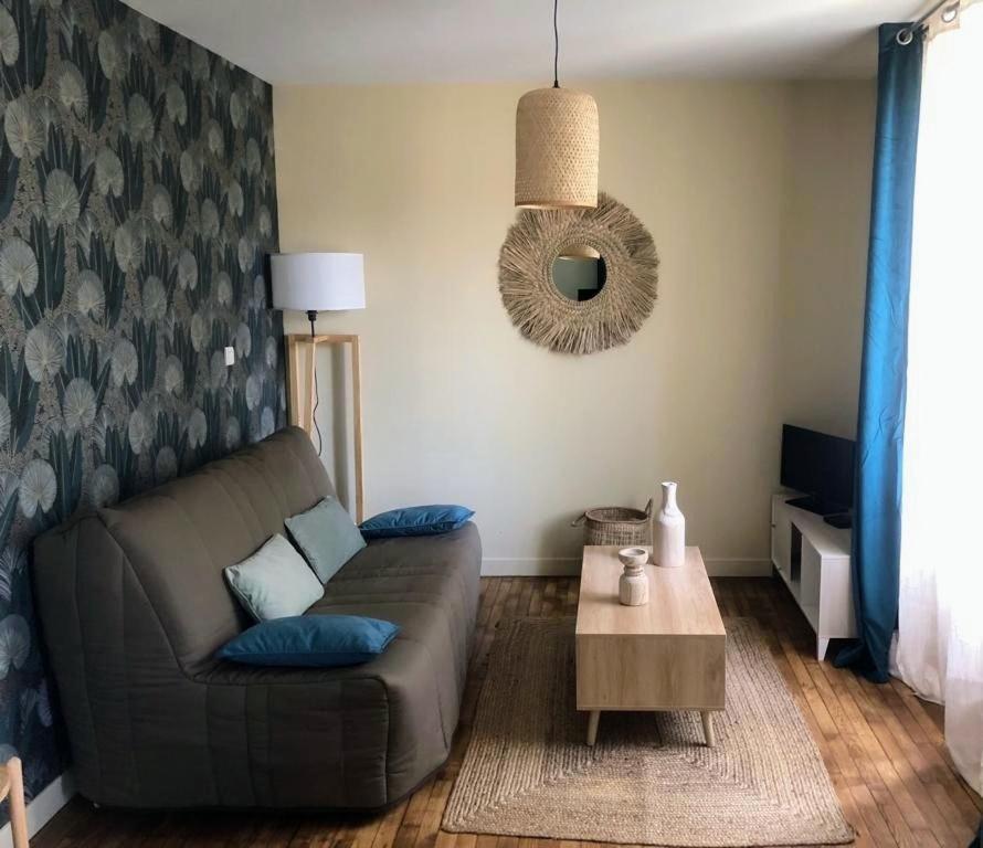 Logement A Brive Avec Terrasse Et Climatisation - Pres De La Gare Et Du Centre-Ville - Wifi Et Stationnement Gratuit エクステリア 写真